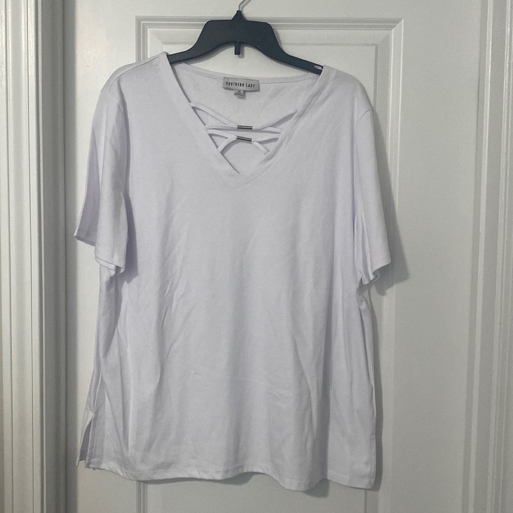Southern Lady NWOT Size 1X V-Neck Short Sleeve Tee